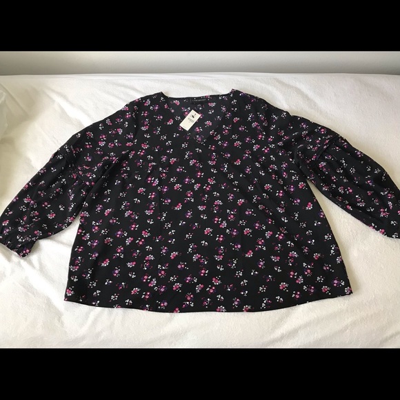 Long sleeve black blouse with flowers - Picture 2 of 2